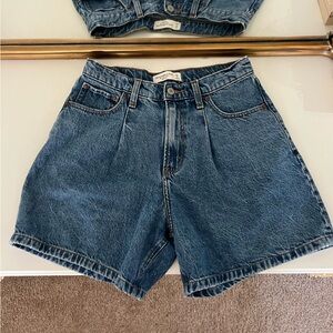 Abercrombie & Fitch The Loose Short High Rise